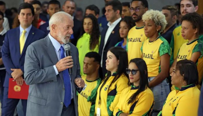 Lula assina decreto reajustando Bolsa Atleta em 10,86% 